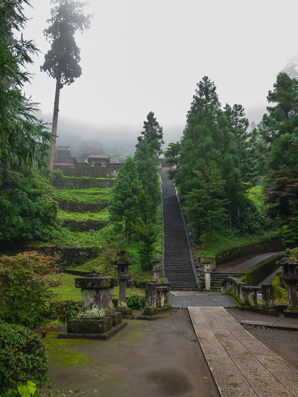 妙義神社の拝殿への階段