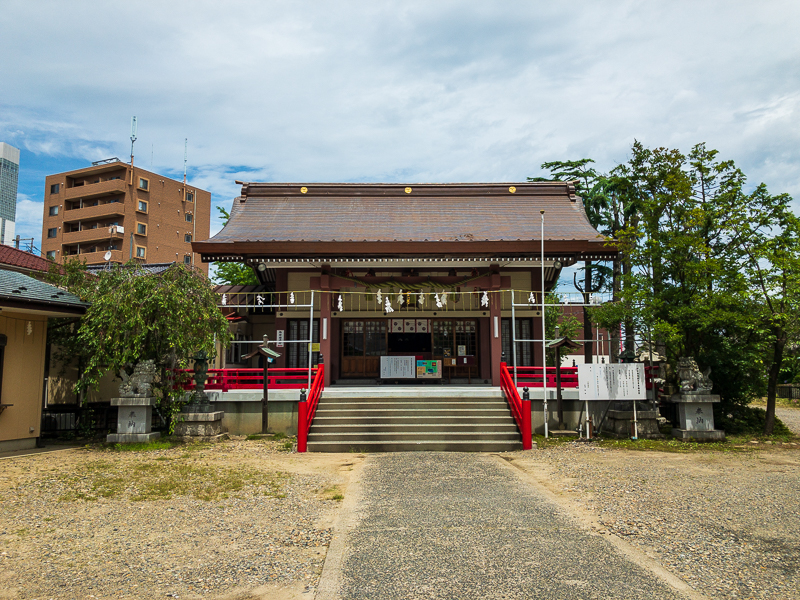 三社神社の拝殿